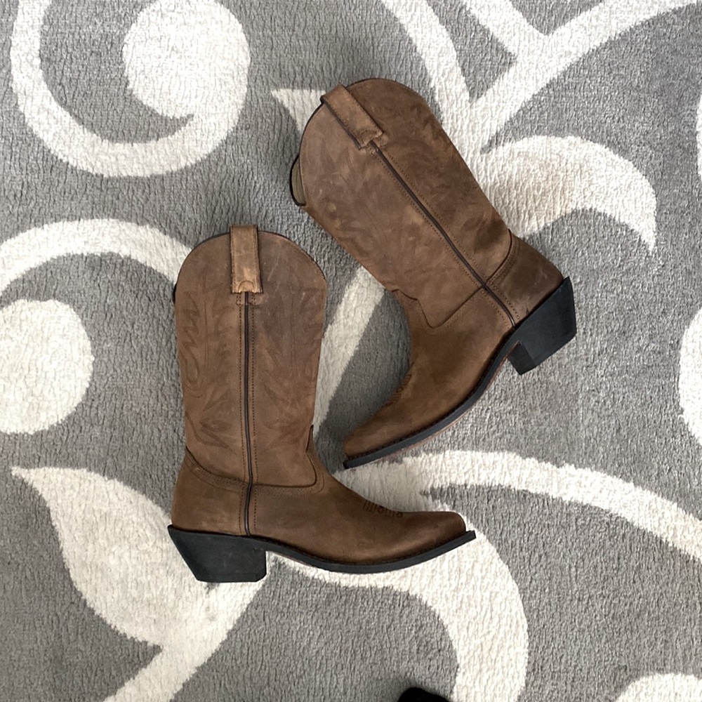 Women’s brown distressed Durango western boots